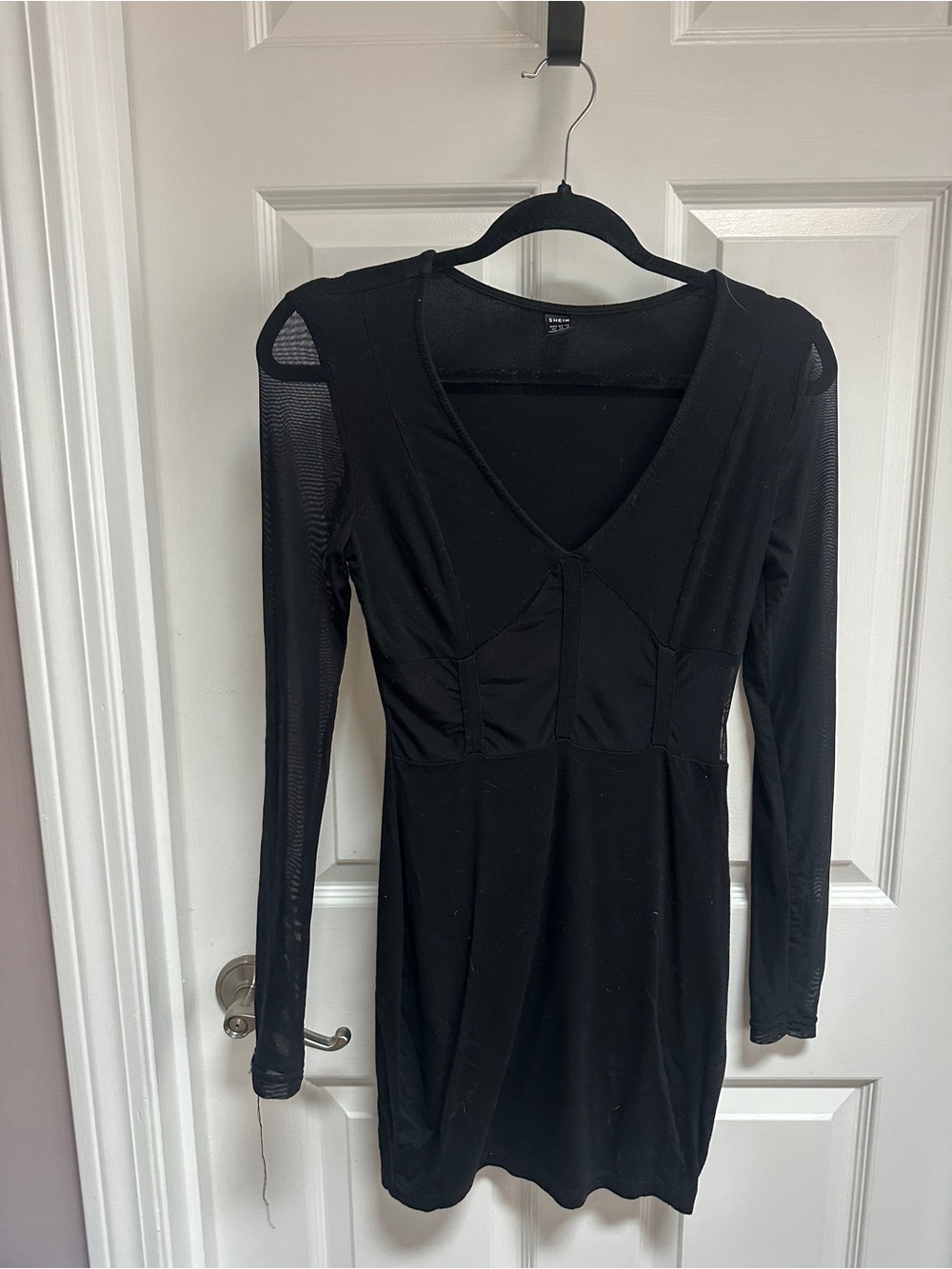 Black Long Sleeve V-Neck Bodycon Dress